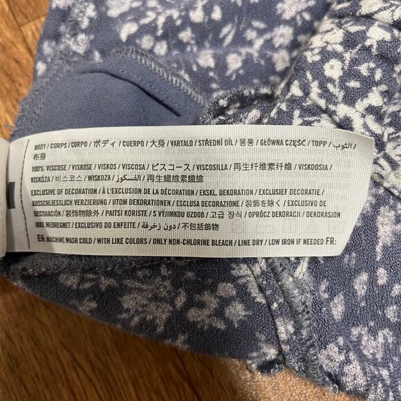 Abercrombie & Fitch Women Gray V Neck Floral Open Back Romper Size Small Pockets - Picture 9 of 9